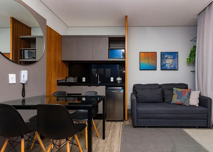 Aion Suites 303 - Lindo Apartamento Com Vista Para O Mar, A 60M Da Praia De Bombinhas, Com Piscina E Academia No Rooftop.